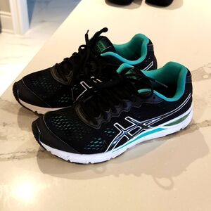 Asics Women's Gel-Storm 2 size 8.5 shoes
